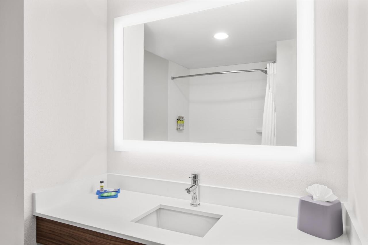 Holiday Inn Express Hotel & Suites Palm Bay By Ihg Екстериор снимка
