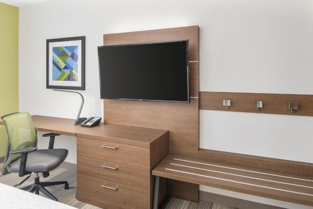 Holiday Inn Express Hotel & Suites Palm Bay By Ihg Екстериор снимка
