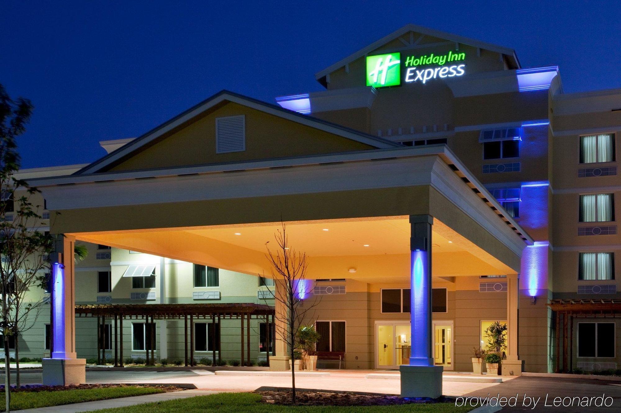 Holiday Inn Express Hotel & Suites Palm Bay By Ihg Екстериор снимка