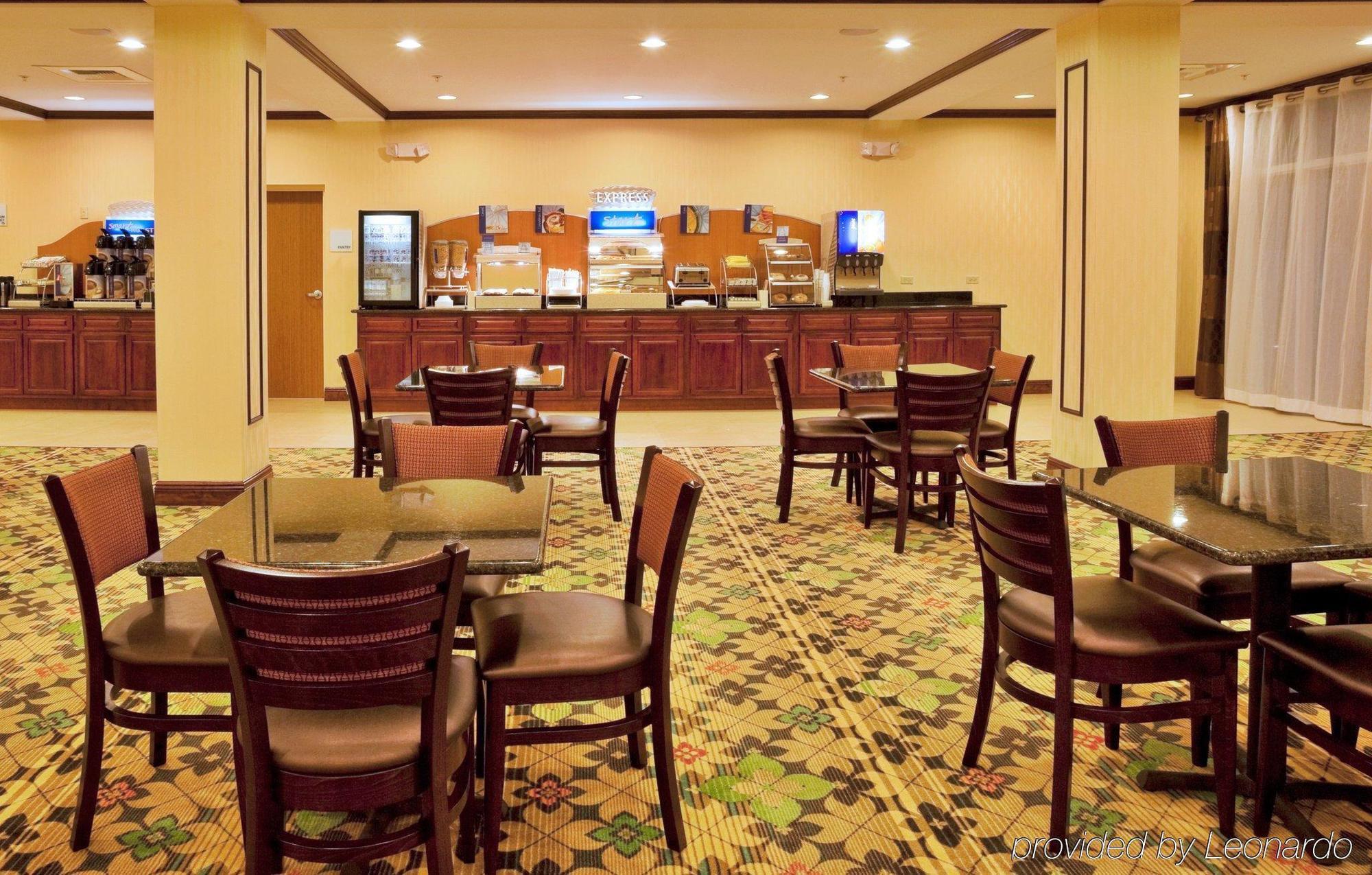 Holiday Inn Express Hotel & Suites Palm Bay By Ihg Екстериор снимка